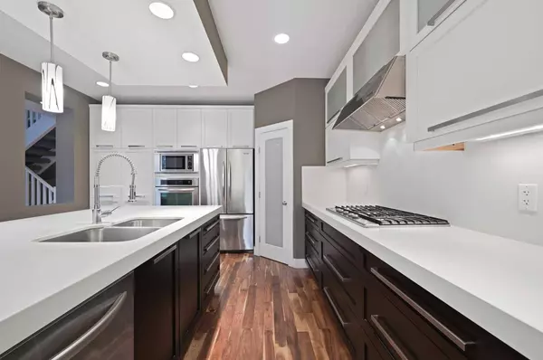 246 Evanspark CIR NW, Calgary, AB T3P 0A5