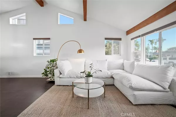 4270 Grand View BLVD, Los Angeles, CA 90066