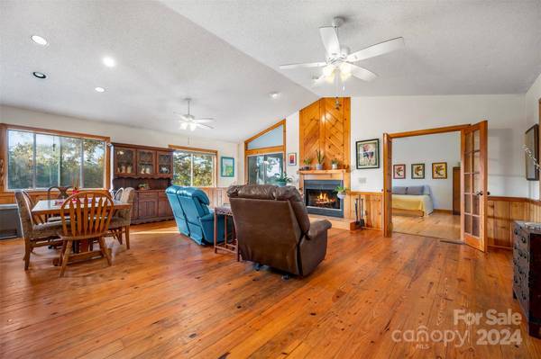 710 Smith Waldrop RD, Columbus, NC 28722