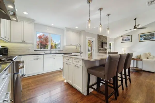 20 Marlin Ct, Westfield Town, NJ 07090