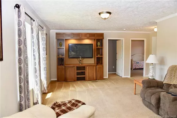 7470 S Leslie Ln, Lexington, IN 47138-7379