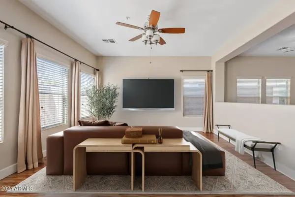 8866 E SHANGRI LA Road, Scottsdale, AZ 85260