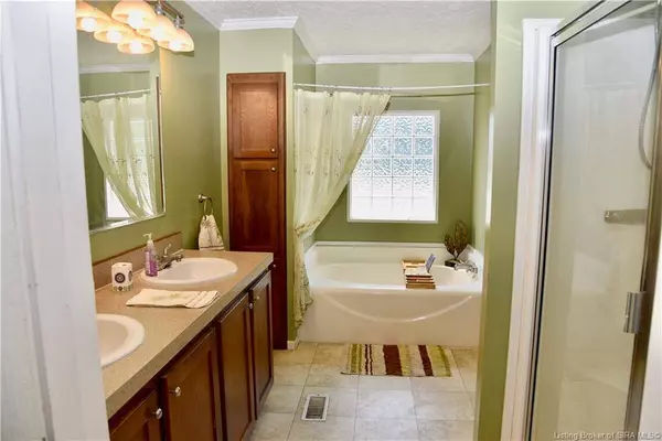 7470 S Leslie Ln, Lexington, IN 47138-7379