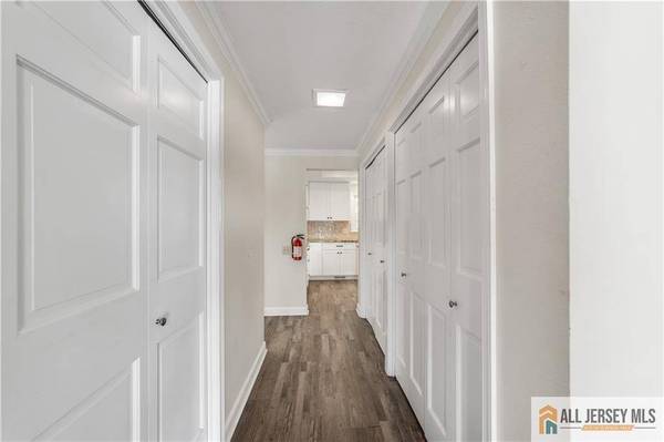 96 Glenwood LN #b, Monroe, NJ 08831