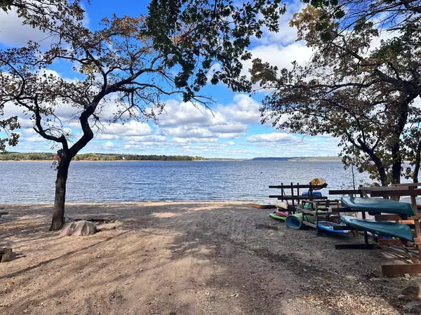 263 Cove RD, Troy Twp, WI 54016