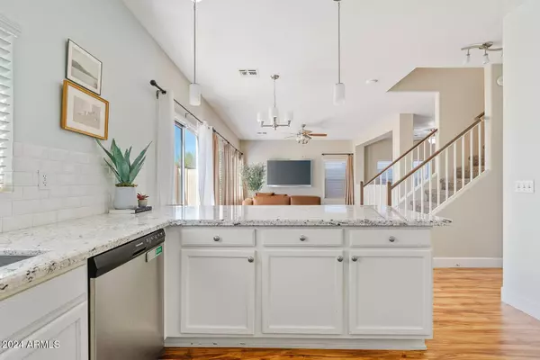 8866 E SHANGRI LA Road, Scottsdale, AZ 85260