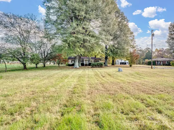 1875 Charlotte HWY, Mooresville, NC 28115