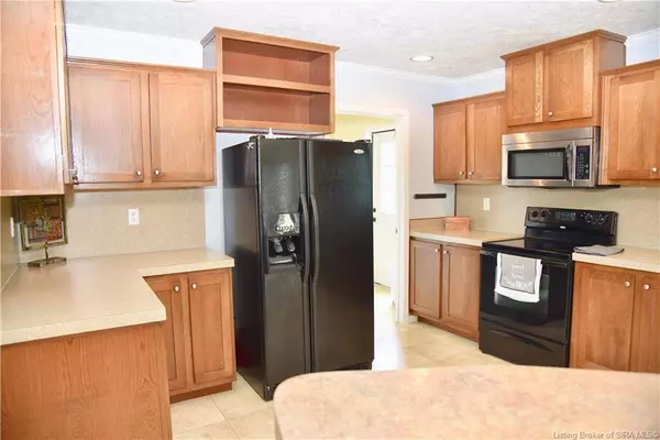 7470 S Leslie Ln, Lexington, IN 47138-7379