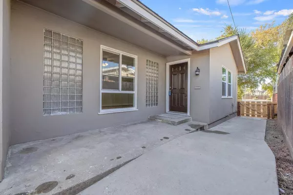 264 S Q Street, Dinuba, CA 93618