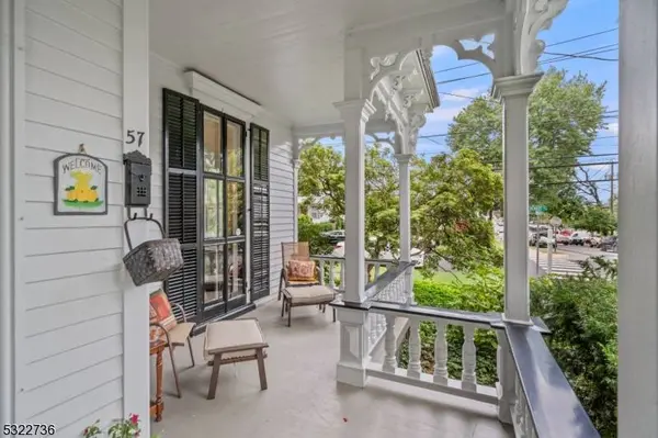 57 1st St, Clifton City, NJ 07011