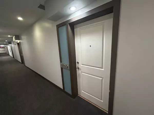 201 Sunset DR #109, Cochrane, AB T4C 0H5