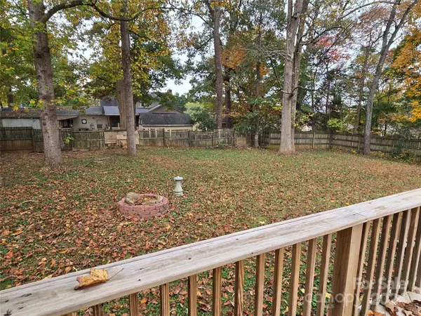 3705 Weyland DR, Conover, NC 28613