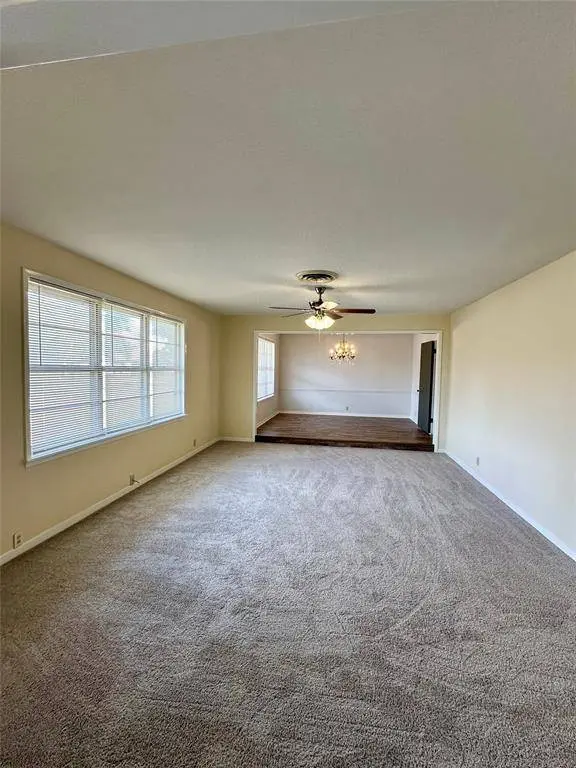 509 S Front ST, Hallettsville, TX 77964