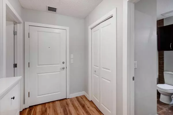 201 Sunset DR #109, Cochrane, AB T4C 0H5