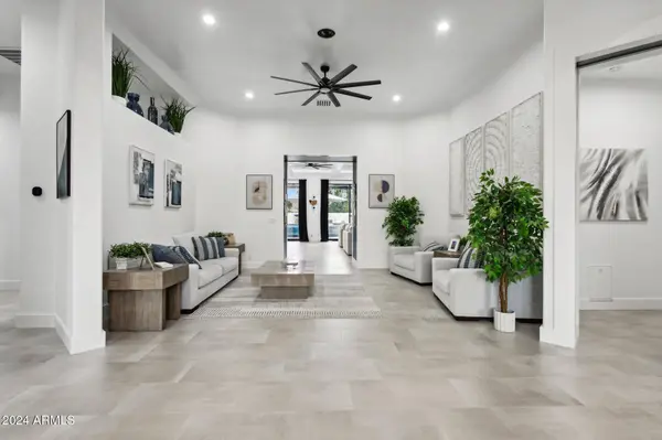 3611 E KACHINA Drive, Phoenix, AZ 85044