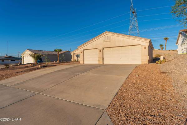 1308 Mohican Dr, Lake Havasu City, AZ 86406
