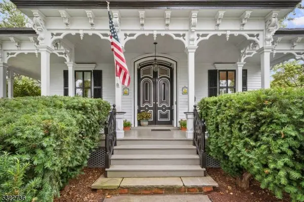 57 1st St, Clifton City, NJ 07011