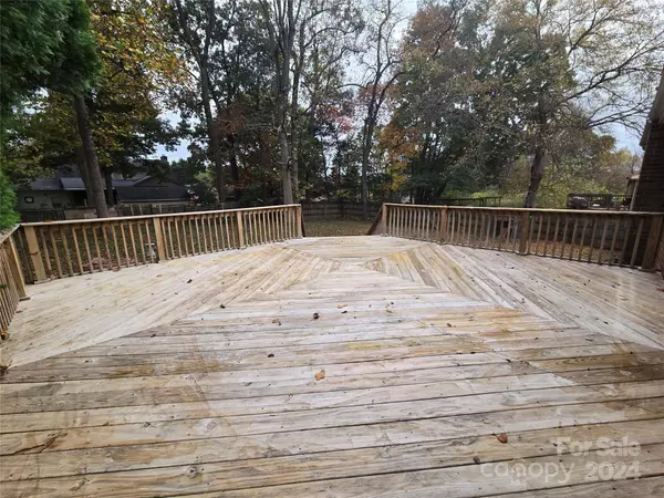 3705 Weyland DR, Conover, NC 28613