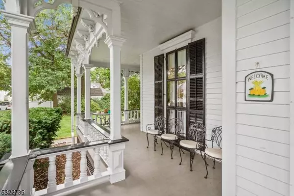 57 1st St, Clifton City, NJ 07011