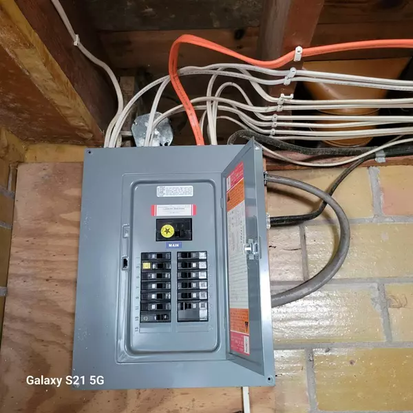 200 Oak Street, IA 50538