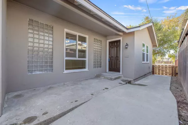 264 S Q Street, Dinuba, CA 93618