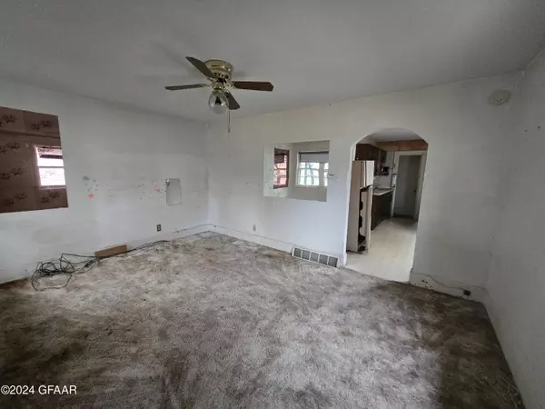 1508 1ST AVE N, Grand Forks, ND 58203