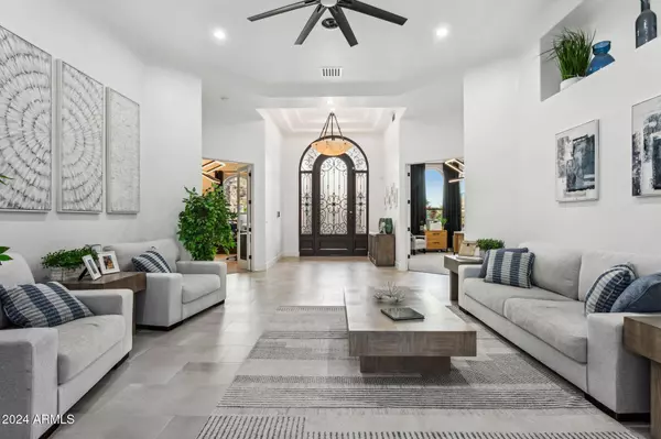 3611 E KACHINA Drive, Phoenix, AZ 85044