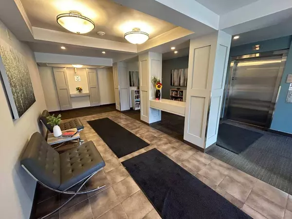 201 Sunset DR #109, Cochrane, AB T4C 0H5