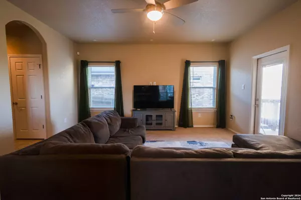 1310 CRANE CT, San Antonio, TX 78245-4467