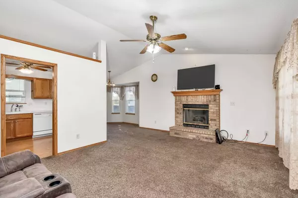 1273 E South Brooke St, Haysville, KS 67060