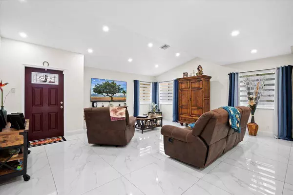 487 Foresta TER, West Palm Beach, FL 33415