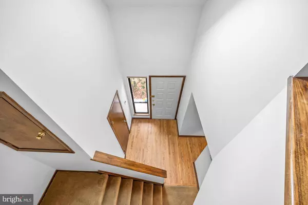 6 DORSET DR, Marlton, NJ 08053