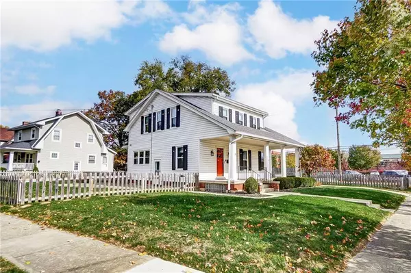 25 Oak Knoll Drive, Oakwood, OH 45419