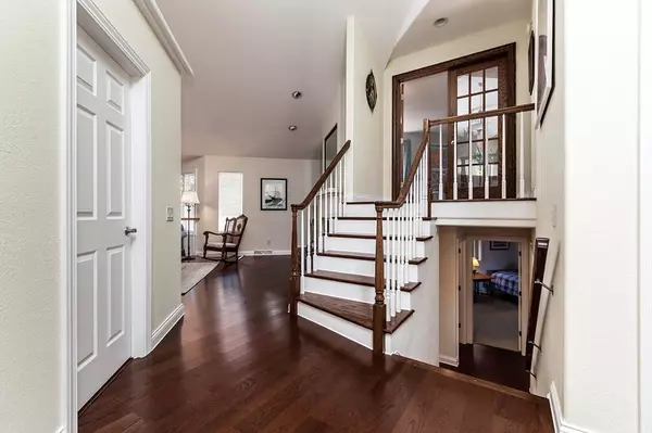 722 Pleasant Oak Drive, Oregon, WI 53575