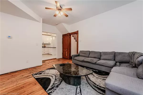 321 John Street, Mount Forest, ON N0G 2L3