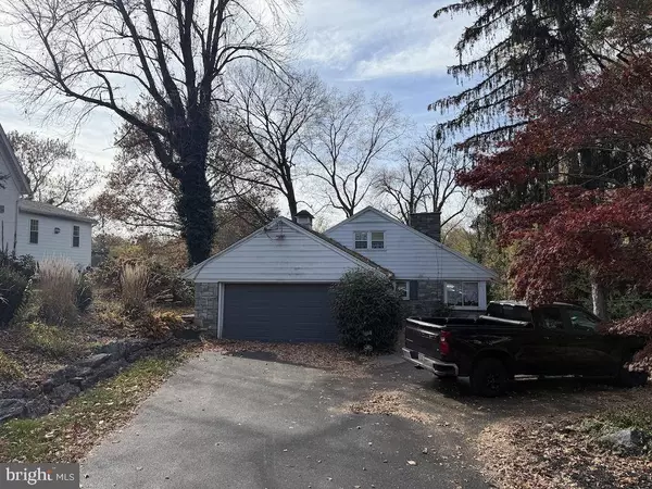 122 LAMPETER RD, Lancaster, PA 17602