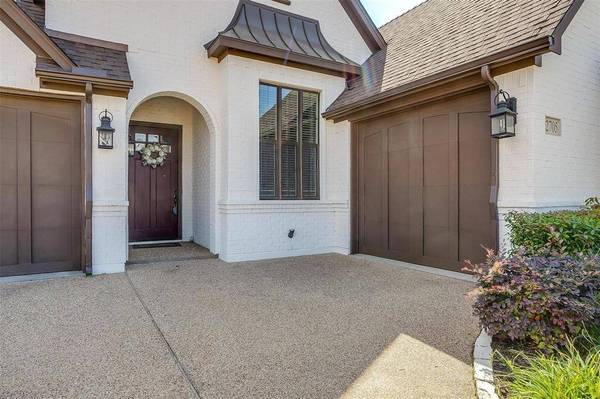 2705 River Path Court, Burleson, TX 76028