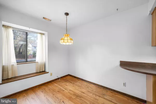 6 DORSET DR, Marlton, NJ 08053