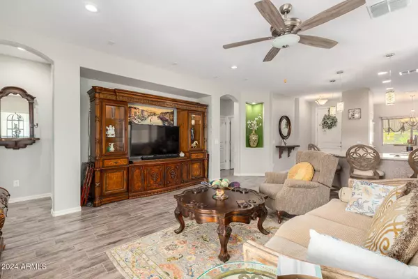 1289 W SPINE TREE Avenue, Queen Creek, AZ 85140