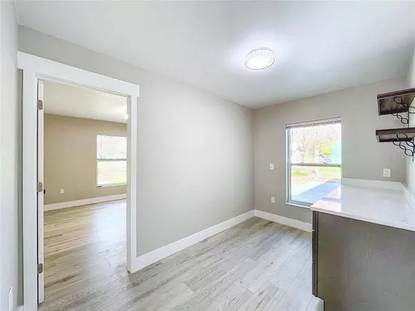 2207 33RD ST SE, Ruskin, FL 33570