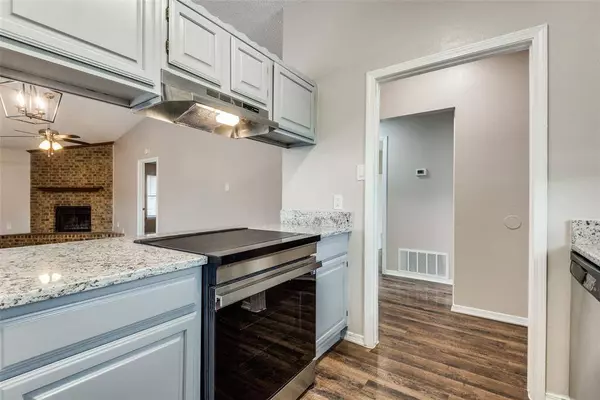 1703 Dynasty Drive, Glenn Heights, TX 75154