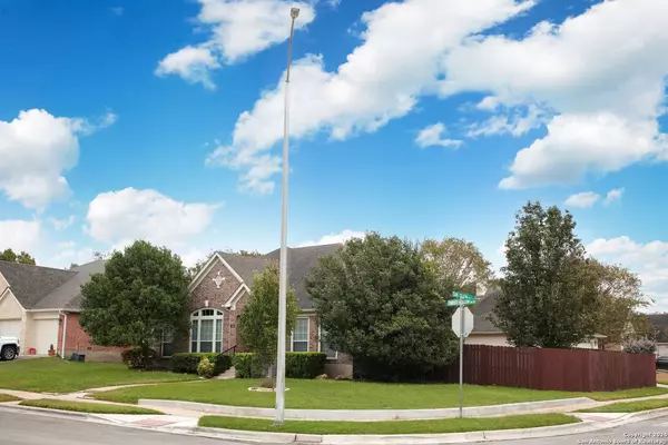 456 TIMBER HOLLOW, New Braunfels, TX 78132-3803