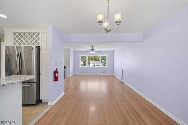 83 Larkspur Ln, Clifton City, NJ 07013