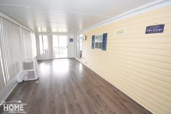 10001 E Goodall Road, Durand, MI 48429