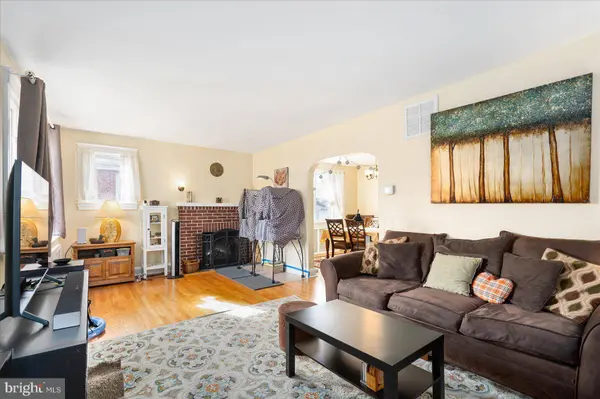 8004 MANOR RD, Parkville, MD 21234