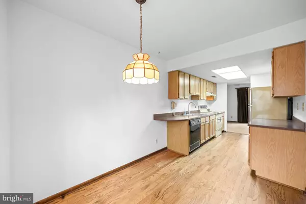 6 DORSET DR, Marlton, NJ 08053