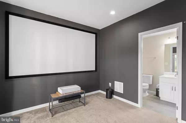 25061 CAMBRIDGE HILL TER, Chantilly, VA 20152