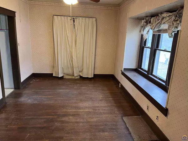 2818 SE Kentucky AVE, Topeka, KS 66605