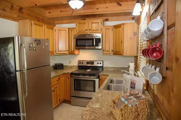 510 Houser Rd, Gatlinburg, TN 37738