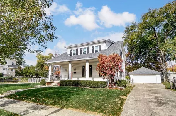 25 Oak Knoll Drive, Oakwood, OH 45419